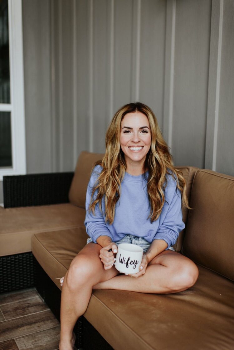rachel hollis feet 3