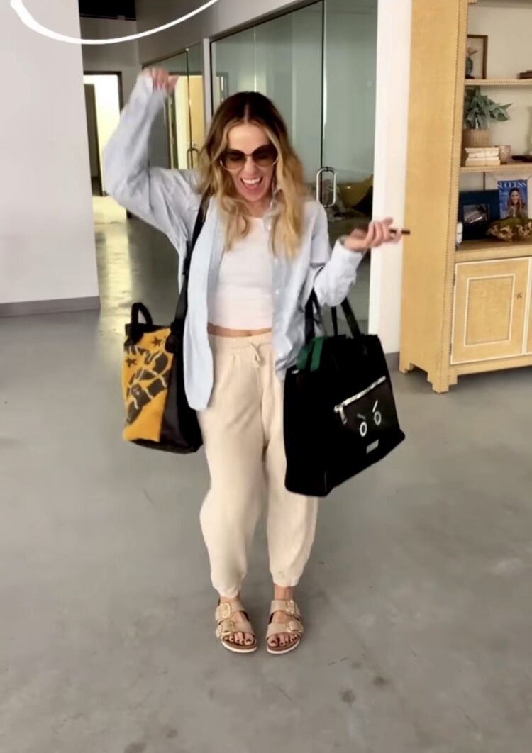 rachel hollis feet 5