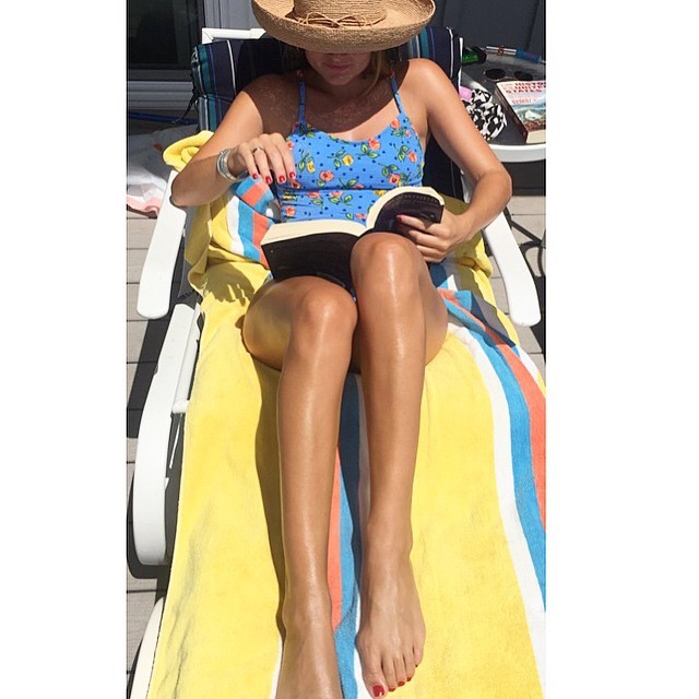 rachel matthews feet