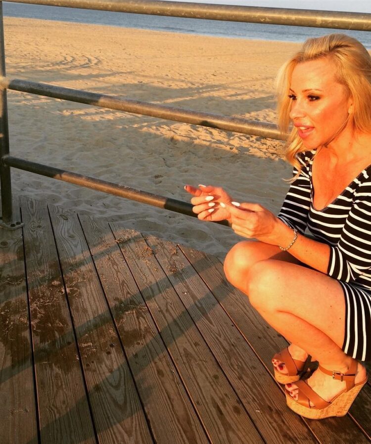 rachel robins feet 1