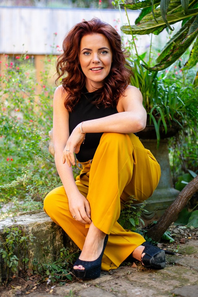 rachel tucker feet 6