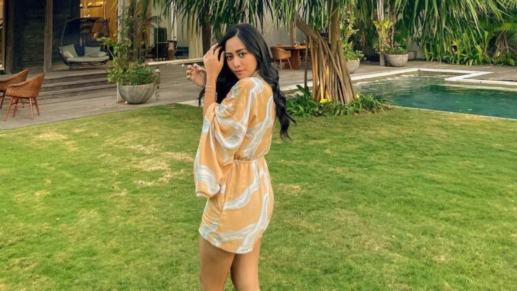 rachel vennya feet 3