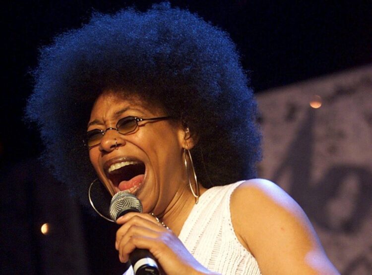 rachelle ferrell feet 5