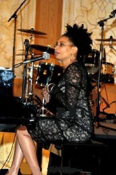 rachelle ferrell feet