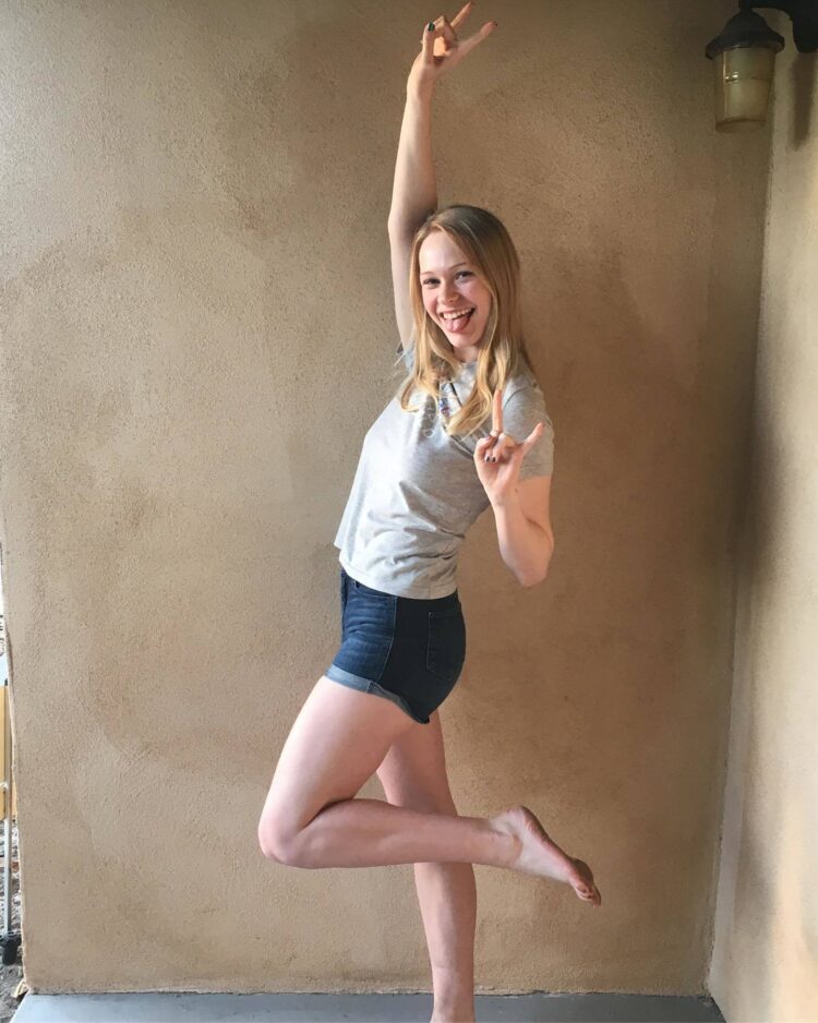 rachelle henry feet 1