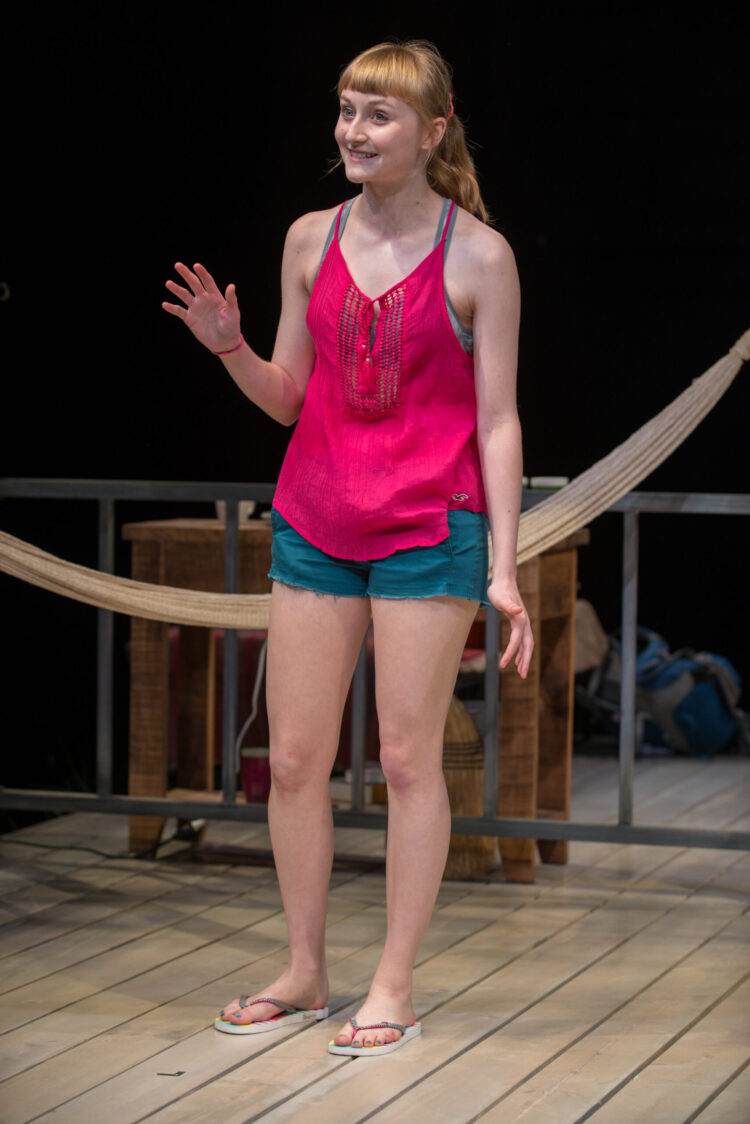 rae gray feet scaled