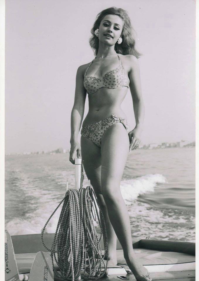 raffaella carra feet 2