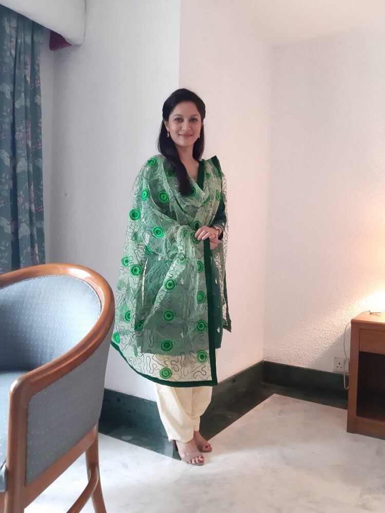 rafiath rashid feet 5