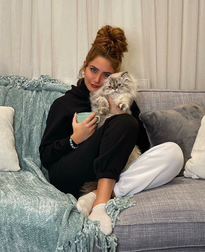 raghda hikmat feet 3