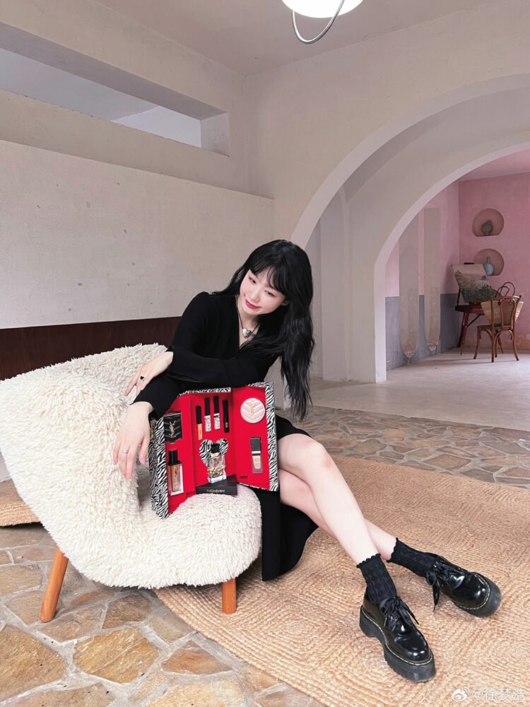 rainbow xu xu mengjie feet 4 scaled