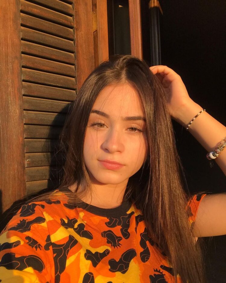 raissa romanof feet 4