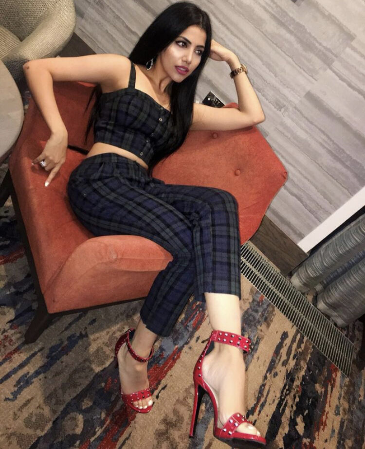 rameet sandhuu feet 1