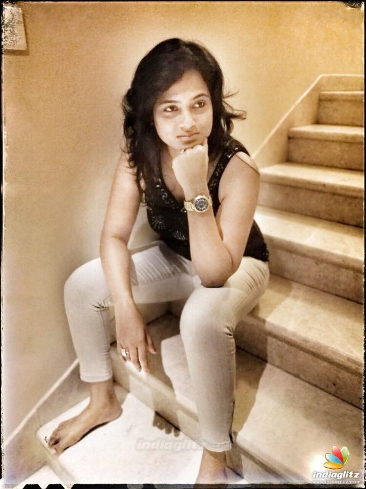 ramya pandian feet 1