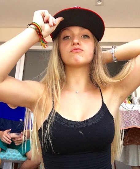 raphaella bonaldi sobral feet