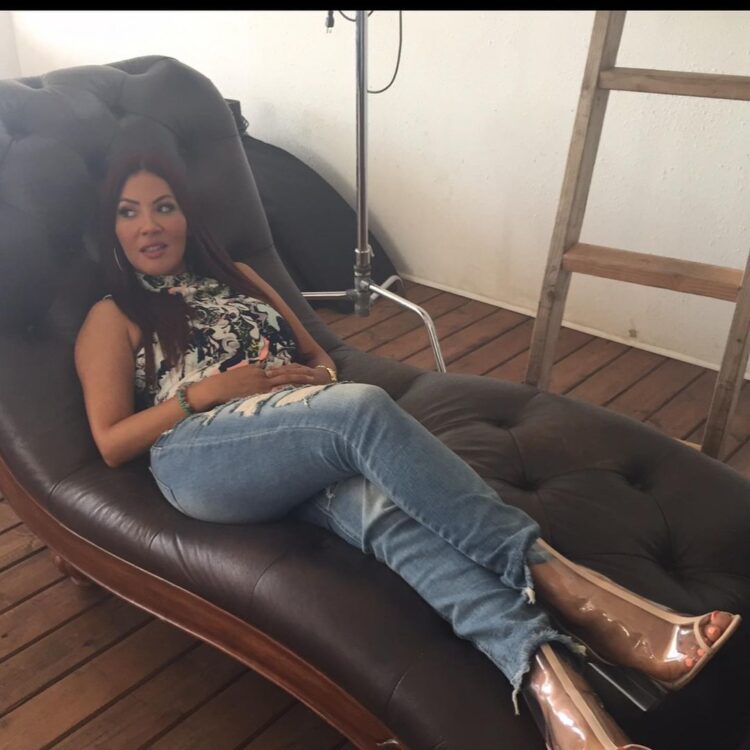 raquel cordova feet 5