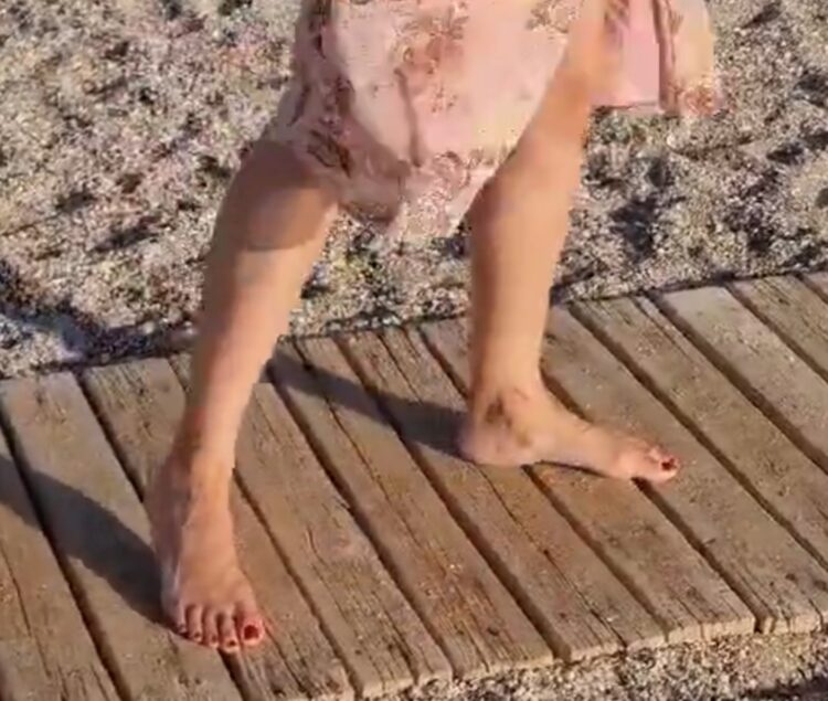 raya abirached feet 2