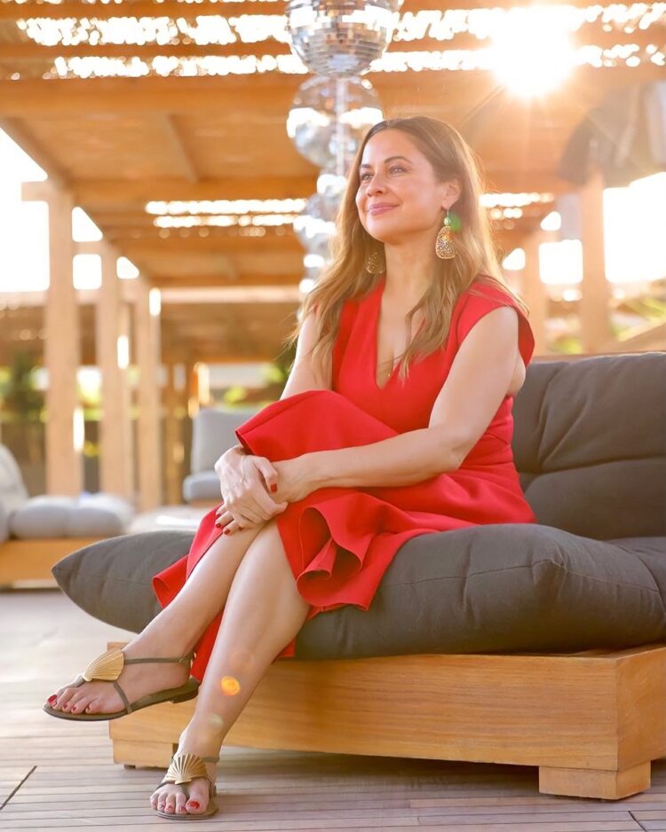 raya abirached feet 4