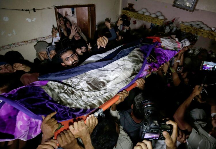 razan al najjar feet 4