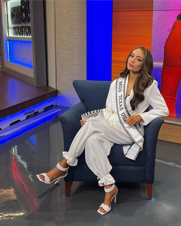 rbonney gabriel feet 5