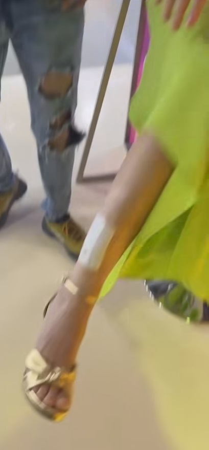 rebeca escribens feet 4