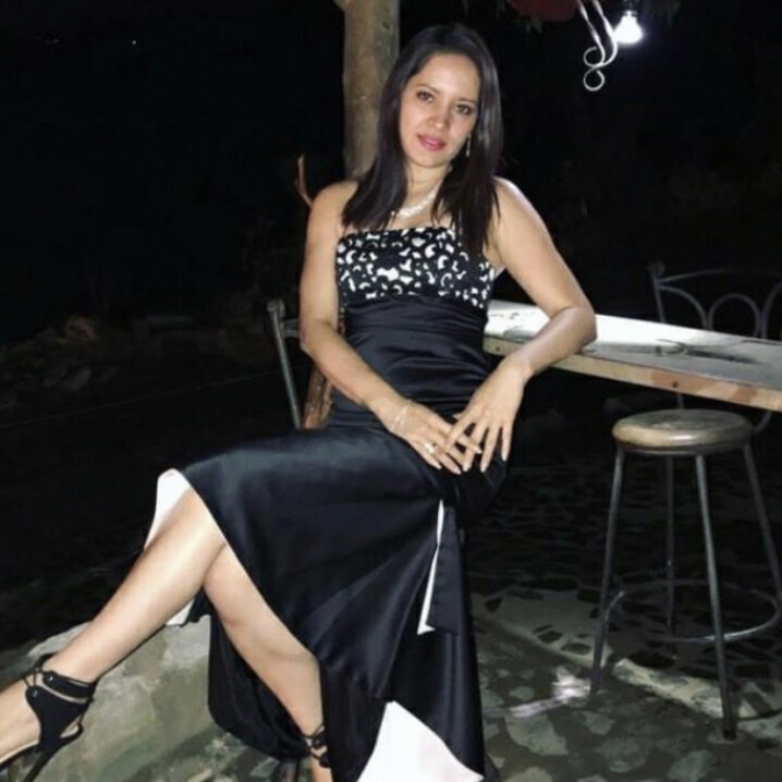 rebeca flores feet 5