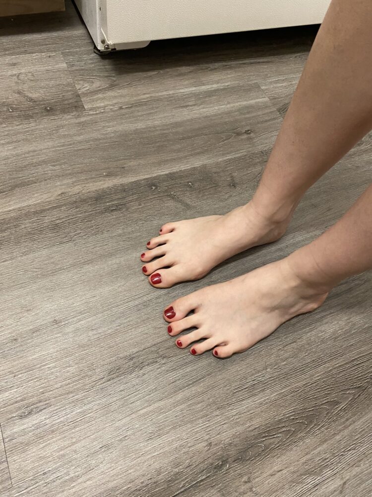 rebeca stones feet 3