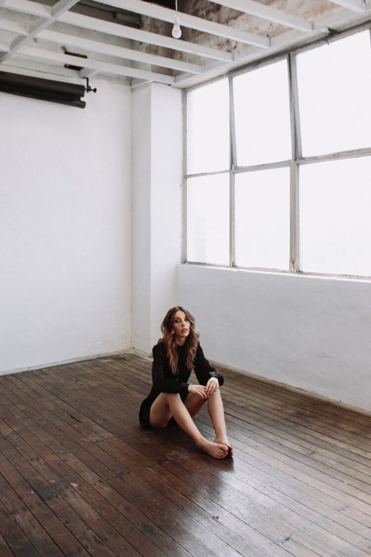 rebecca elliott feet 6