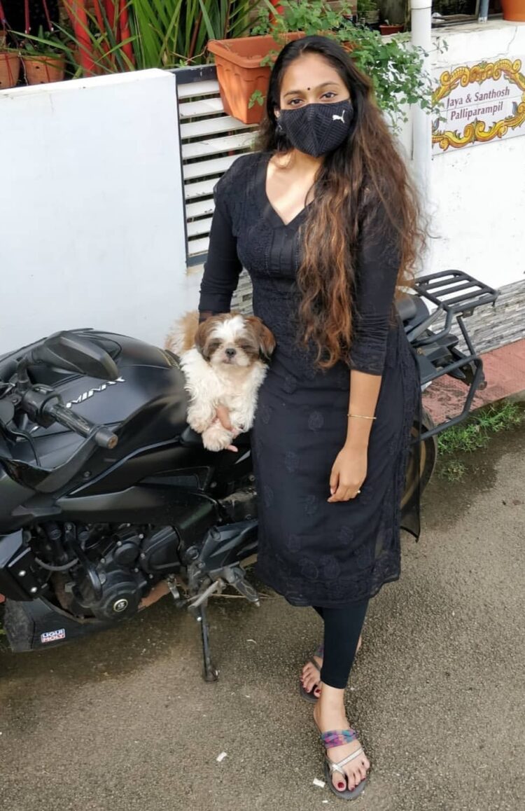 rebecca santhosh feet