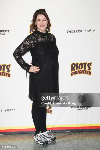 rebekka esther feet 4