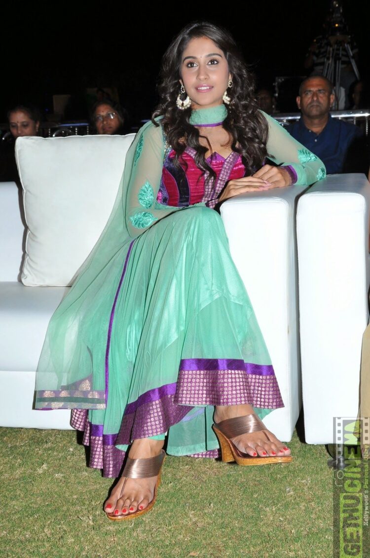 regina cassandra feet 6