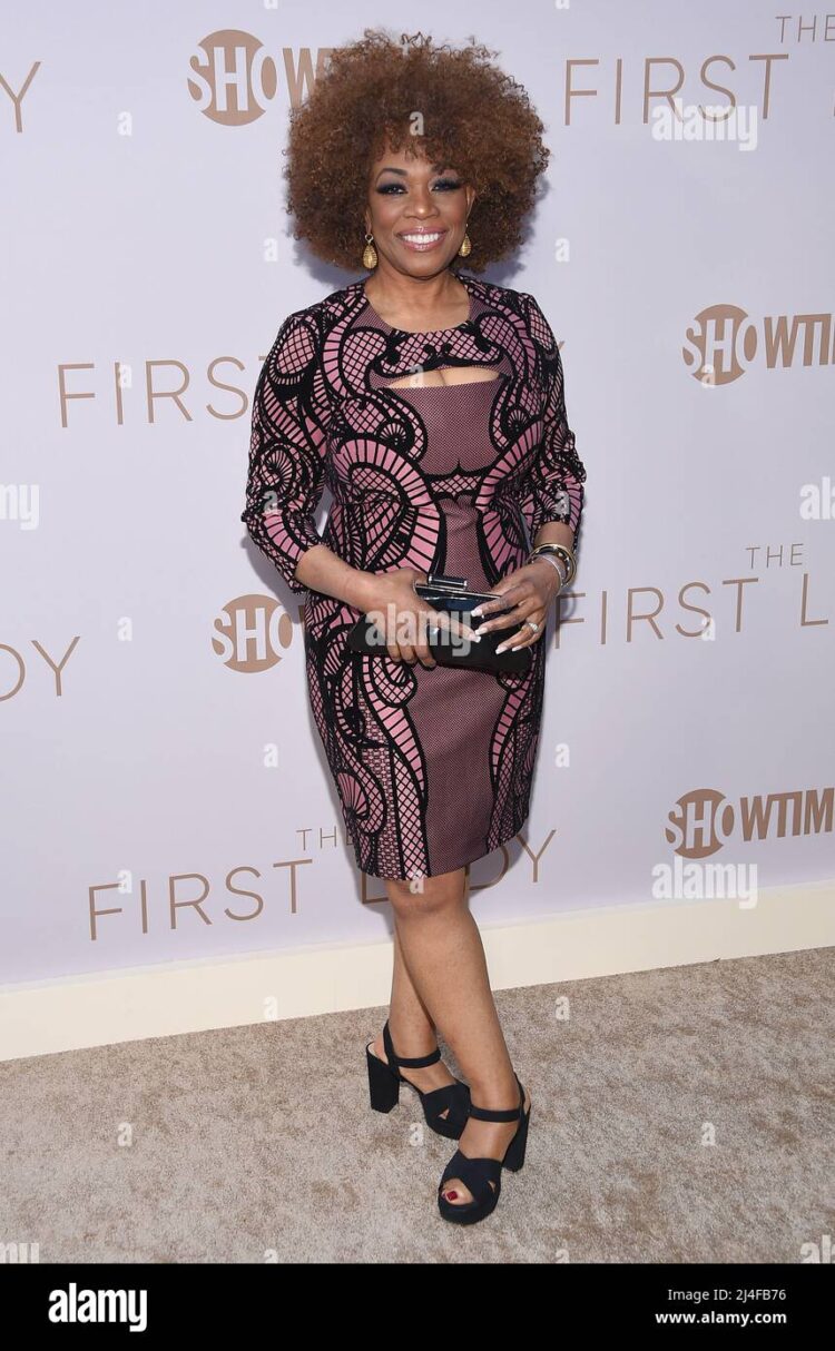 regina taylor feet 6