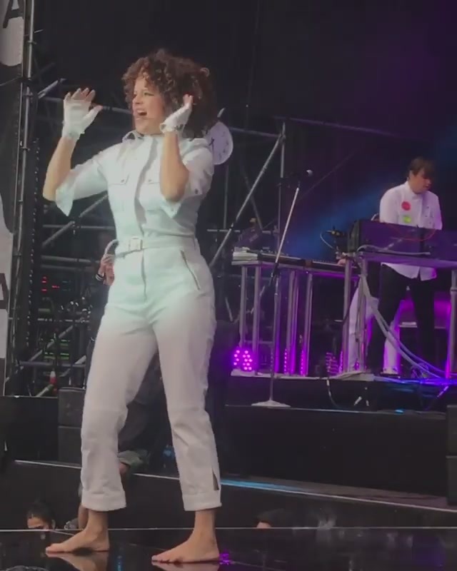 regine chassagne feet 1