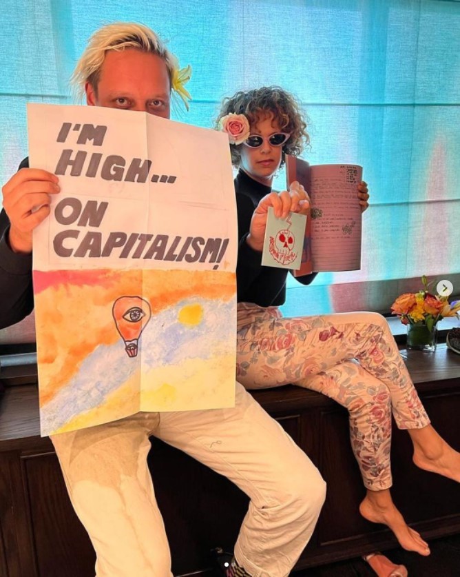 regine chassagne feet