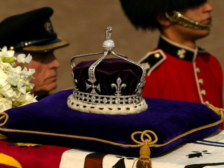 reina de coronas feet 6