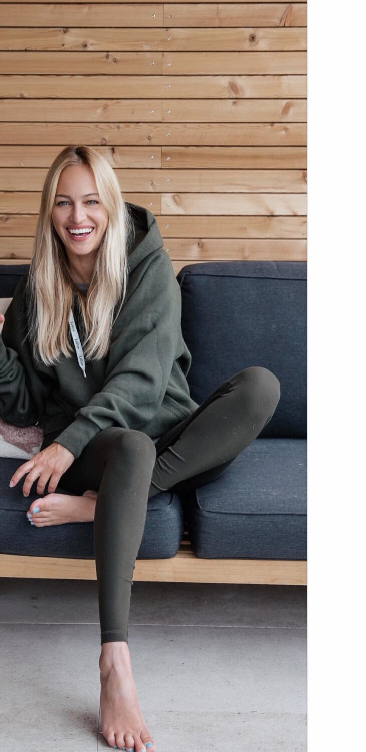 renata langmannova feet 1