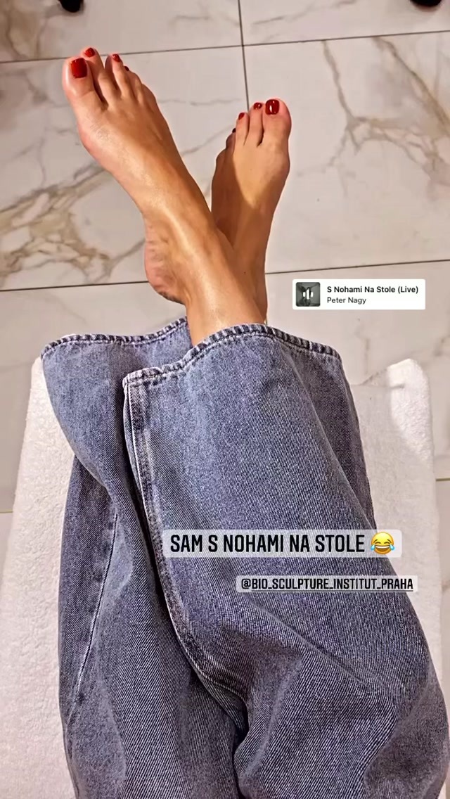 renata langmannova feet