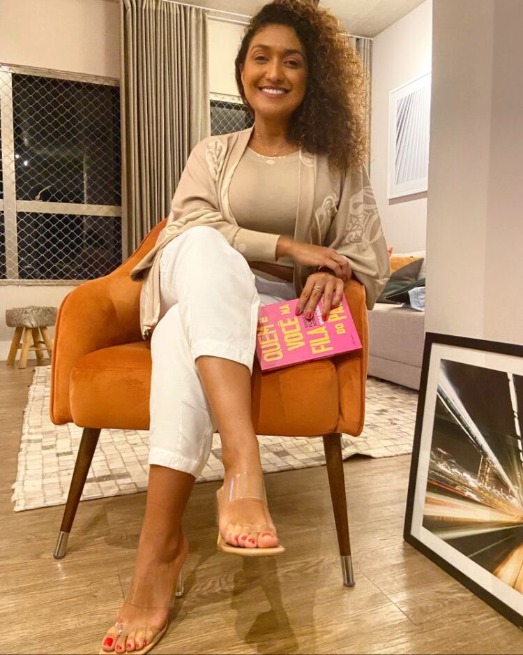 renata pereira feet 1