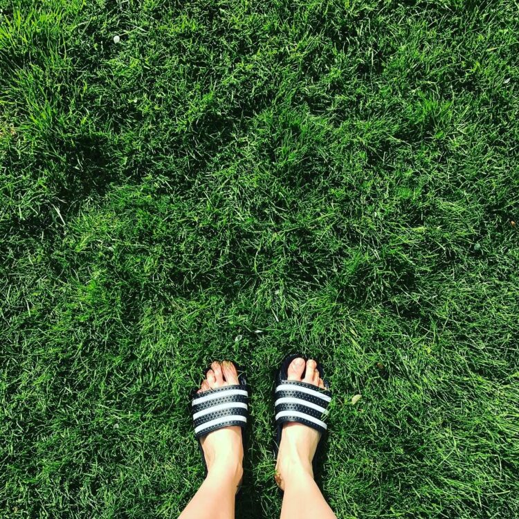 renee stewart feet 3