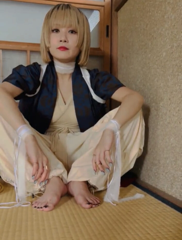 reol feet 1