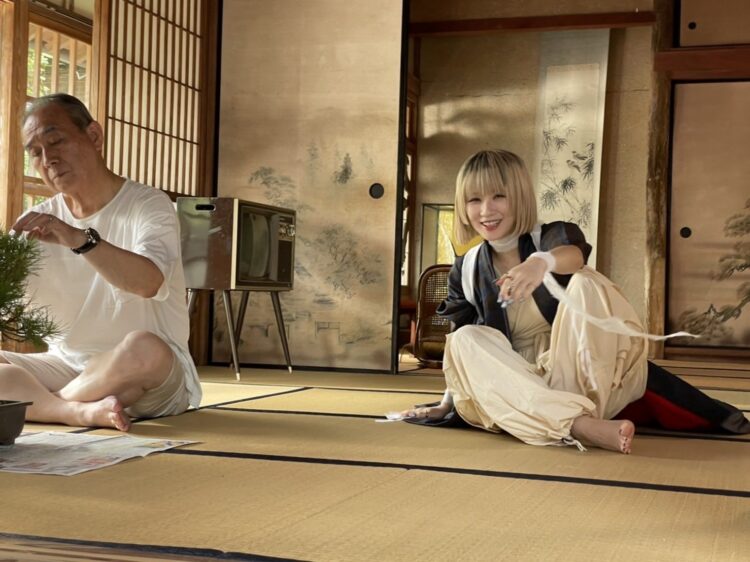 reol feet 3