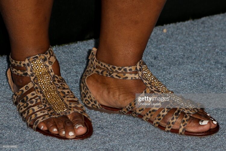 retta feet 2