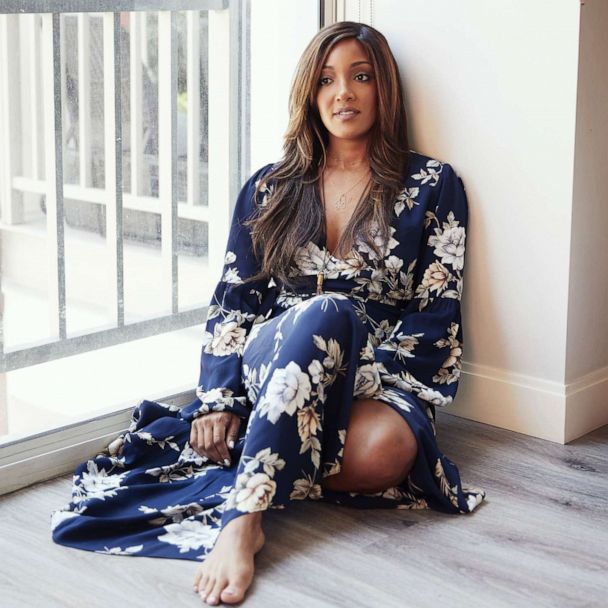 reyna roberts feet 5