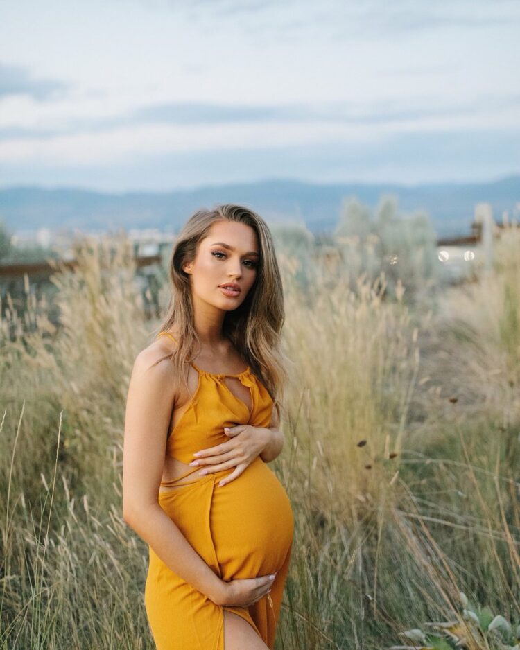 rhaea estelle feet 2