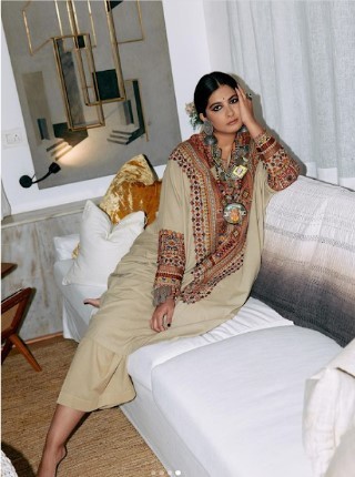rhea kapoor feet 2
