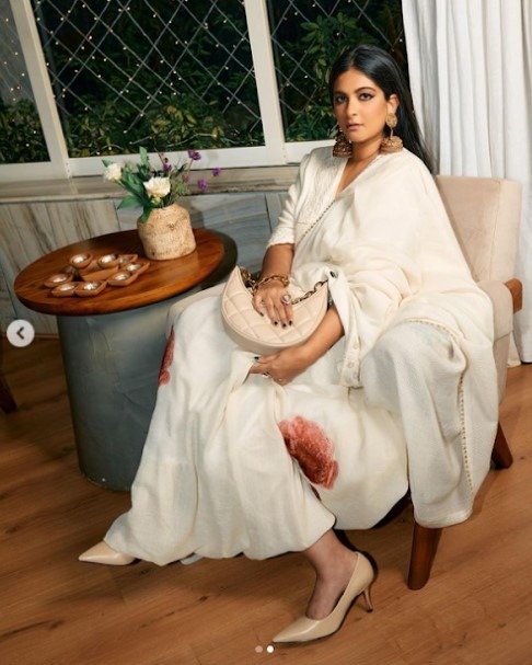 rhea kapoor feet 3