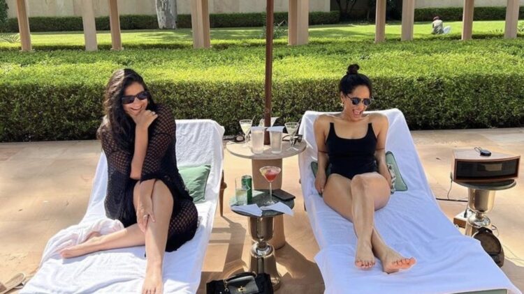 rhea kapoor feet 4