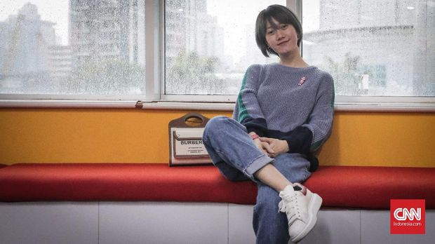 ria sukma wijaya feet 5