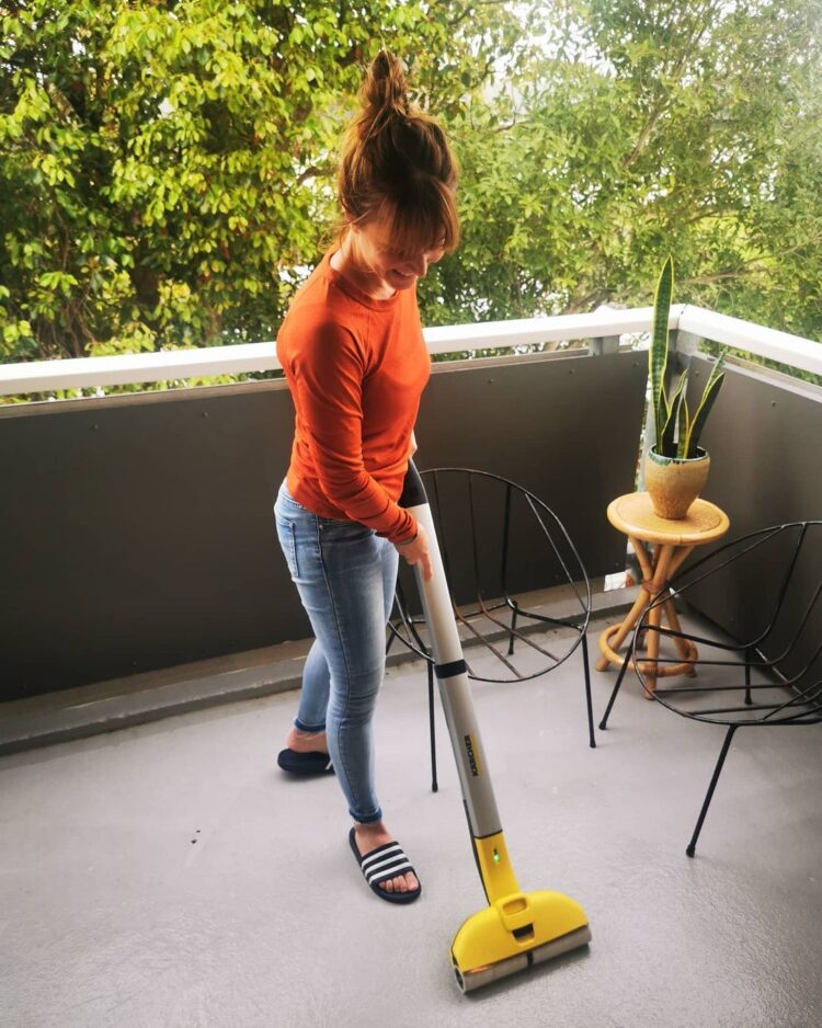 ria vandervis feet 3