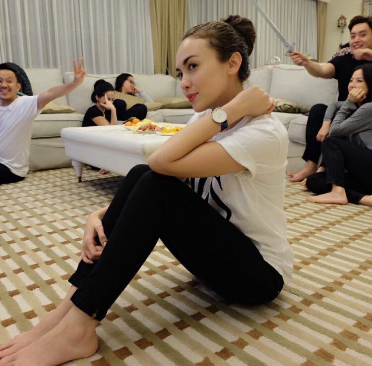 rianti cartwright feet 4