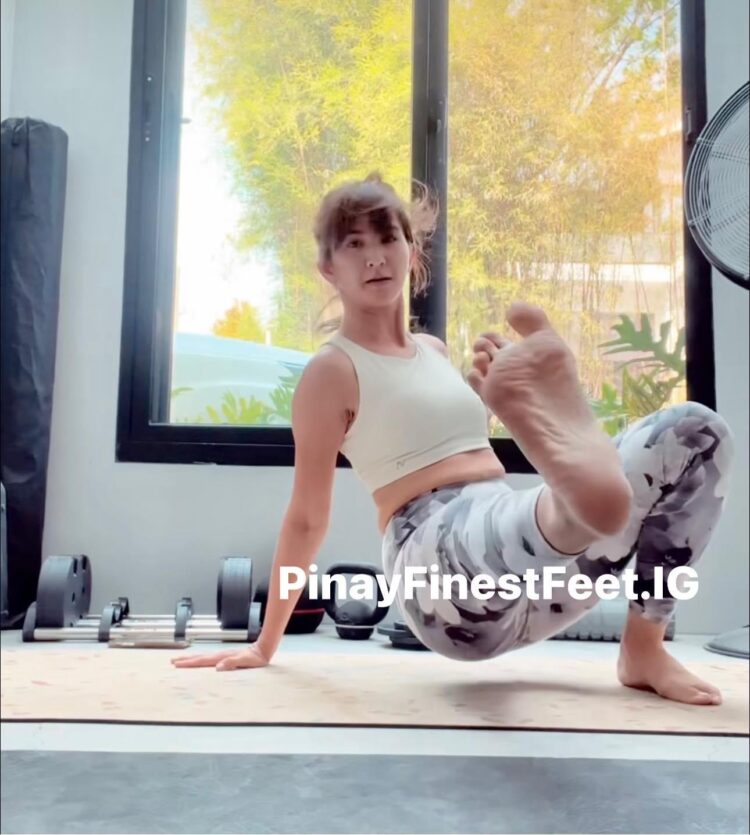 rica peralejo feet 4